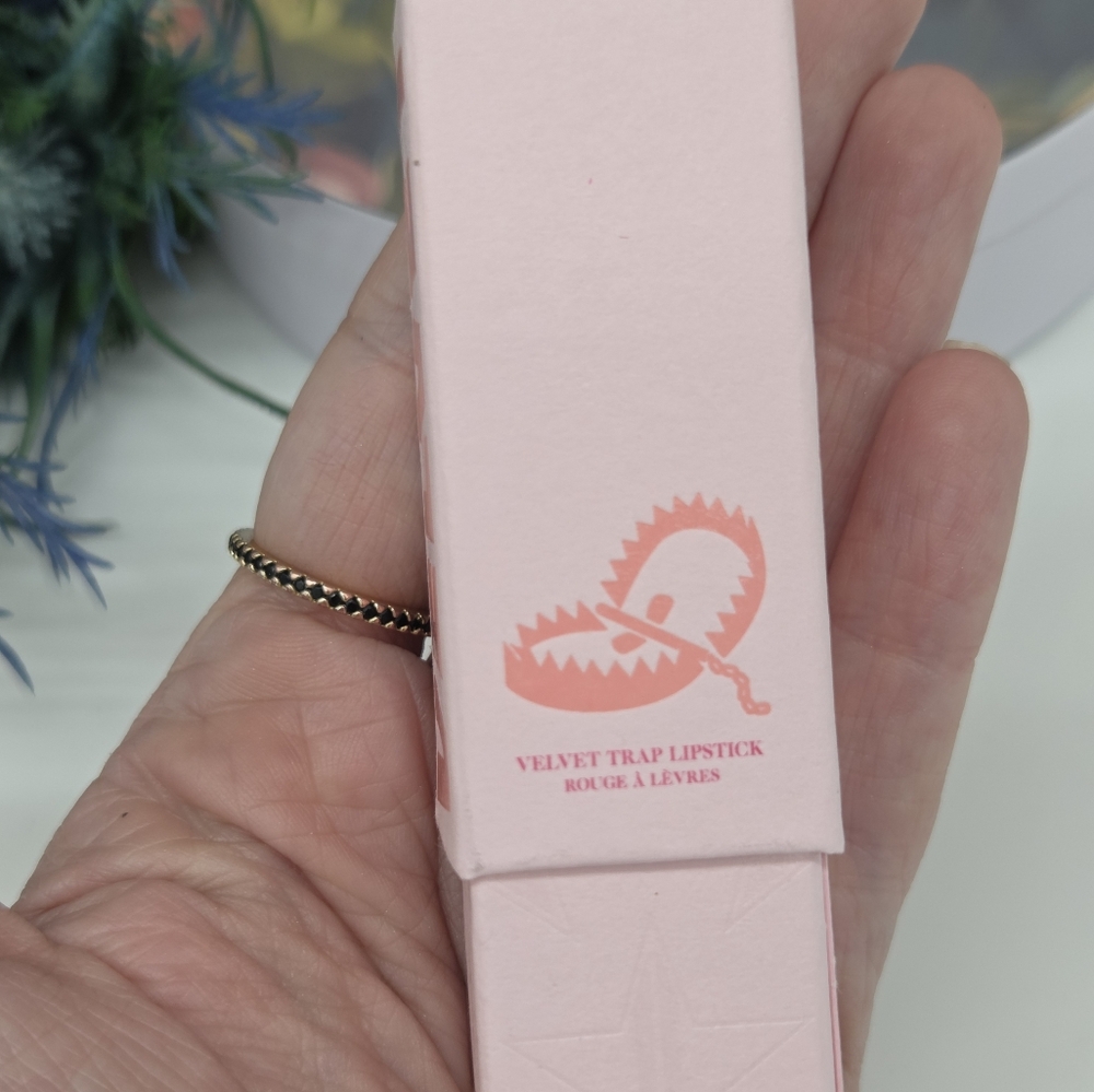 Jeffree Star Velvet Trap Bullet Lipstick - Redrum NEW - Picture 6 of 10